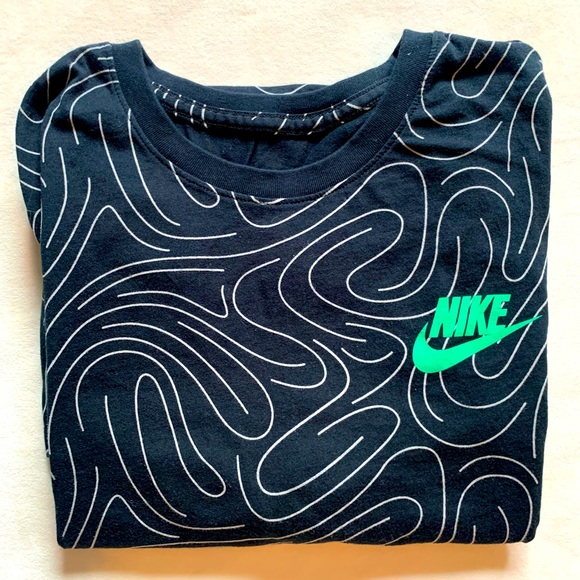 Nike T-shirt Athletic Cut Size Large - Picture 1 of 4